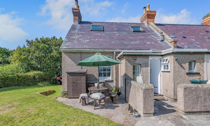 Angle Cottage | 2 bedroom accommodation in Angle, near Pembroke
