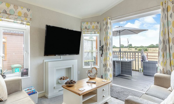 Somerton Ski Chalet | 2 bedroom accommodation in Charlton Adam, Somerton