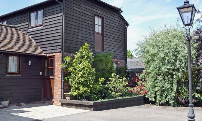 Cowbeech Cottage | 2 bedroom accommodation in Herstmonceux, near Hailsham
