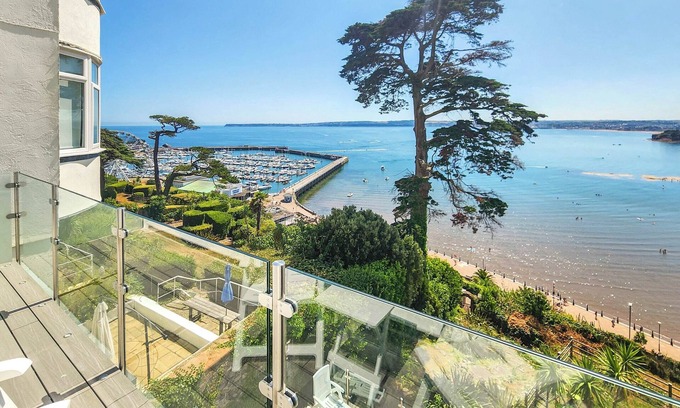 Torquay City Centre House | 2 bedroom accommodation in Torquay