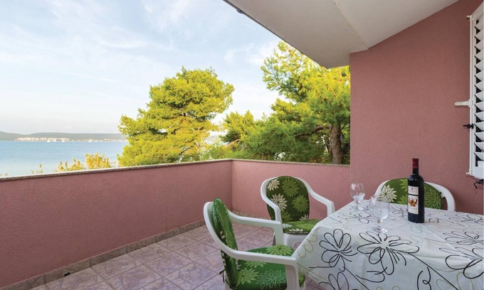 Nevidane Apartment | 2 bedroom accommodation in Nevidane