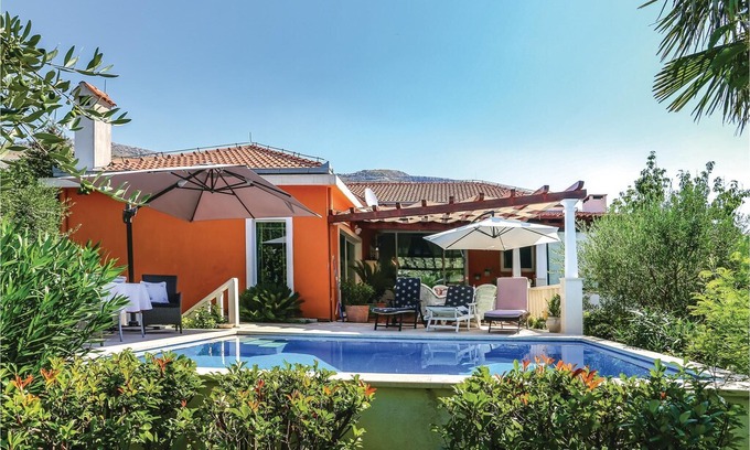 Srinjine House | 2 bedroom accommodation in Srinjine
