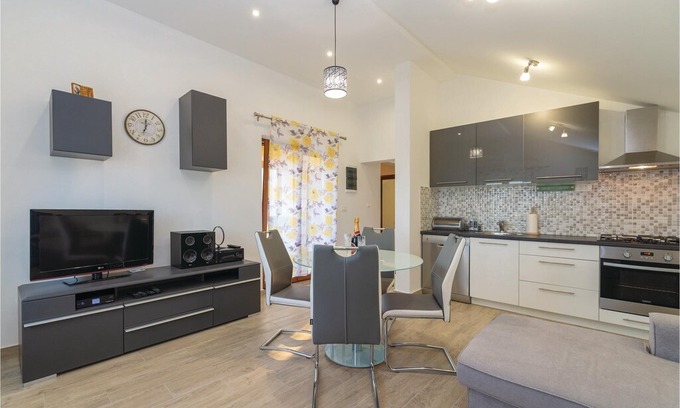 Podgradina Apartment | 2 bedroom accommodation in Podgradina