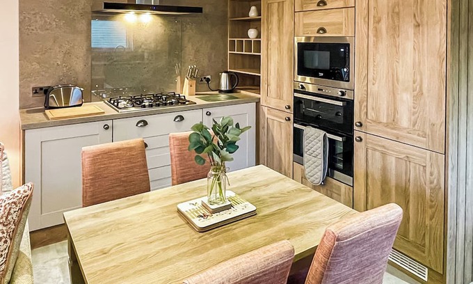 Tunstall Ski Chalet | 2 bedroom accommodation in Tunstall, Nr Hull
