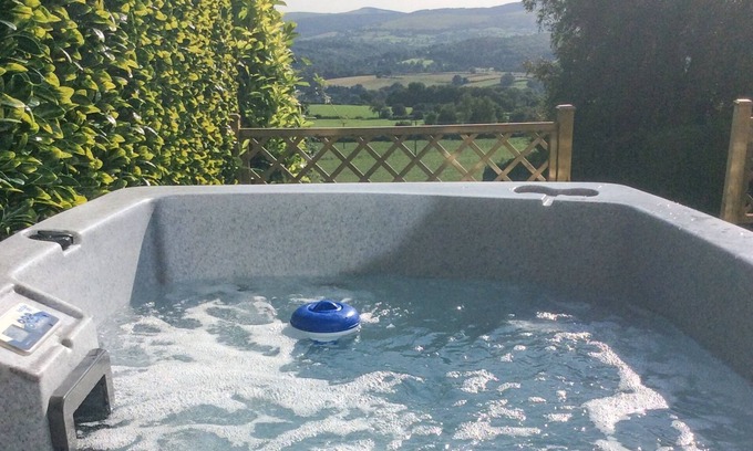 Mold Cottage | 2 bedroom accommodation in Rhosesmor, near Mold