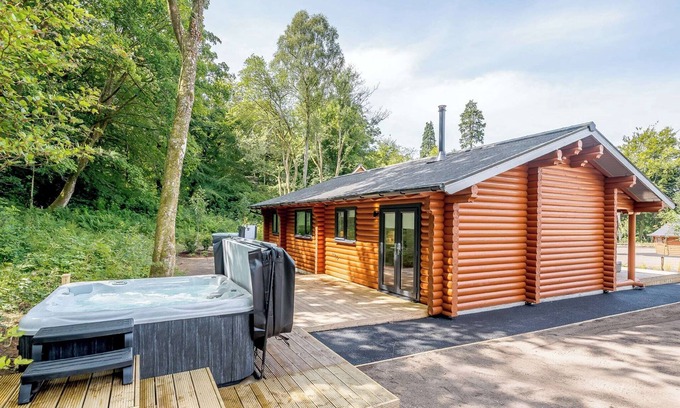 Annbank Ski Chalet | 2 bedroom accommodation in Annbank, Ayr