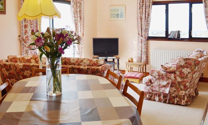 Stratton House | 2 bedroom accommodation in Stratton, near Bude