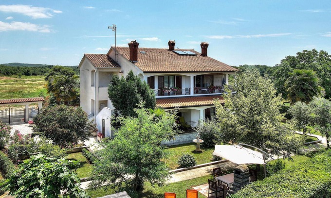 Mugeba Apartment | 2 bedroom amazing apartment in Porec