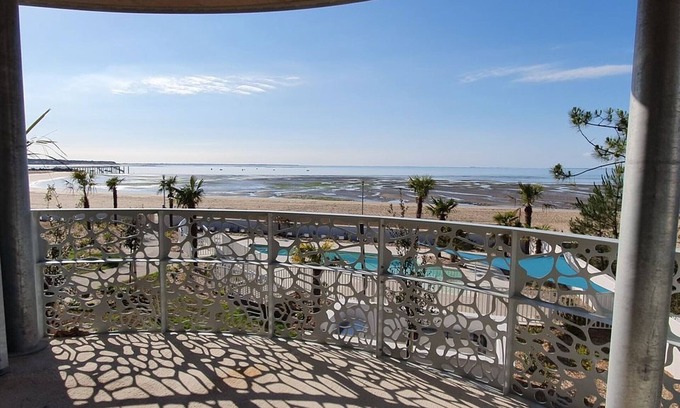 La Tranche-sur-Mer Apartment | 2-bedroom apartment, balcony, heated pool, beach access, pets allowed, parking