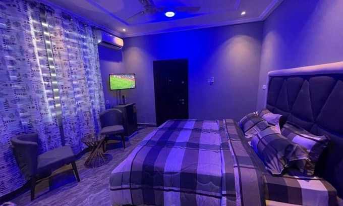 Dansoman Apartment | 2-bedroom corporate apartment in enjoyable Accra with AC, WiFi