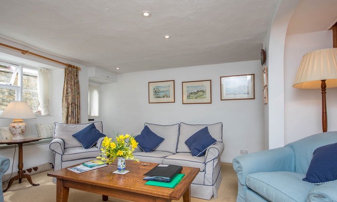 Beaminster Cabin | 2 bedroom Cottage in Beaminster - DC038
