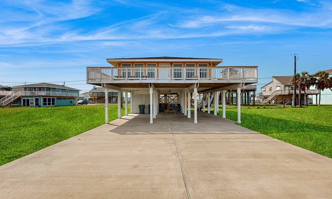 Galveston House | 2-bedroom Galveston home with open floor and outdoor activities
