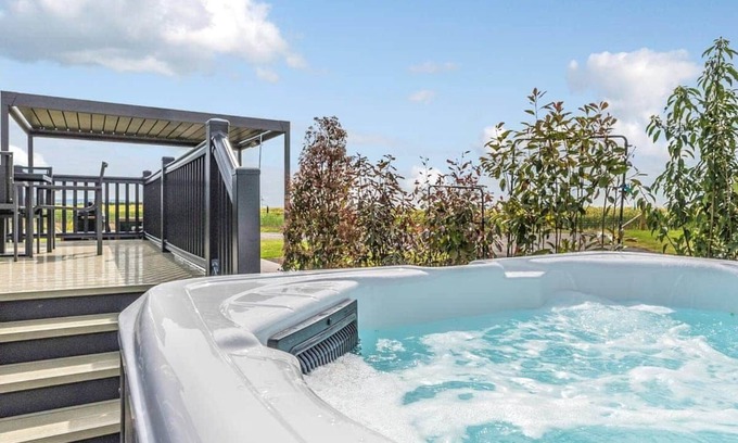 Carlton-in-Cleveland Ski Chalet | 2 bedroom accommodation in Great Ayton, Yorkshire Moors and Coast