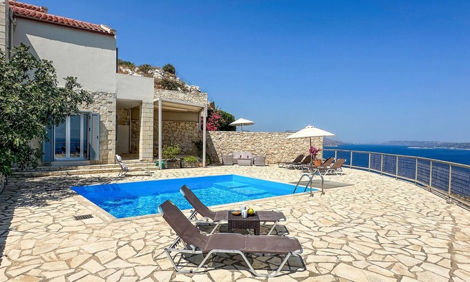 Kokkinon Khorion House | 2 bedroom gorgeous home in Plaka