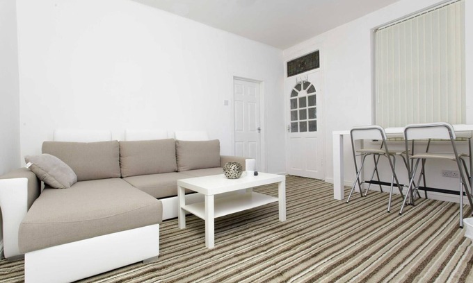 Harehills House | 2 bedroom house near the centre of Leeds