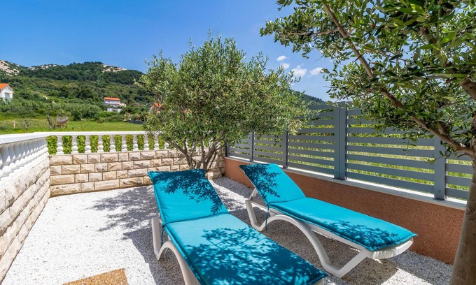 Rab Apartment | 2 bedroom nice apartment in Rab
