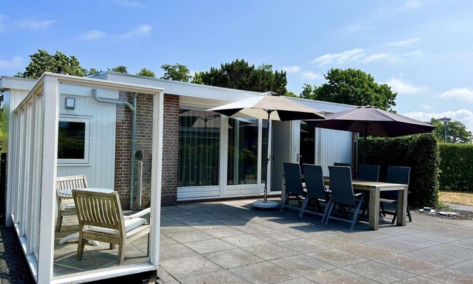 Sint Maartensvlotbrug House | 2 bedrooms, 4 persons, ideal for a family with children