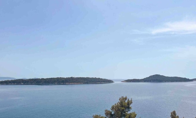 Prizba Apartment | 2-Bedroom Retreat in Prizba - Perfect Coastal Getaway