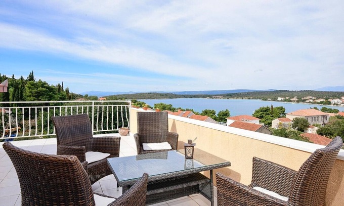 Loviste Apartment | 2-Bedroom Sea-view Apartment Ivona in Lovište - Pelješac peninsula