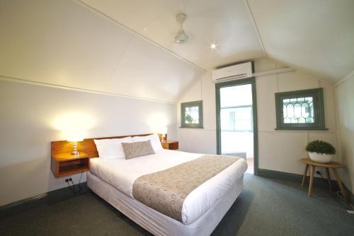Soldiers Hill Apartment | 2 Bedroom Self Contained Apartment With Spa