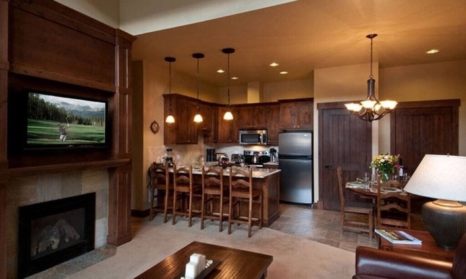 Breckenridge Cabin | 2 bedroom ski in/ski out on Peak 7