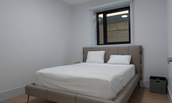 Burnaby House | 2-Bedroom Stay for Max 5 Guests-Near Vancouver