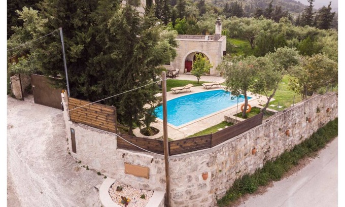 Maza Villa | 2-Bedroom Villa in Countryside by Delfus