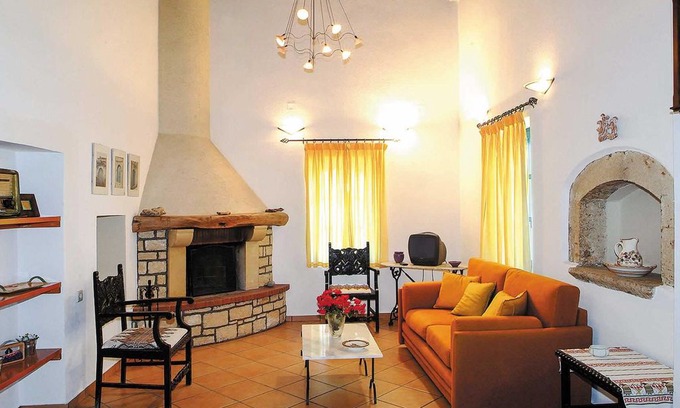 Prinos Villa | 2 bedroom Villa, sleeps 4 in Prinos with Pool, Air Con and WiFi
