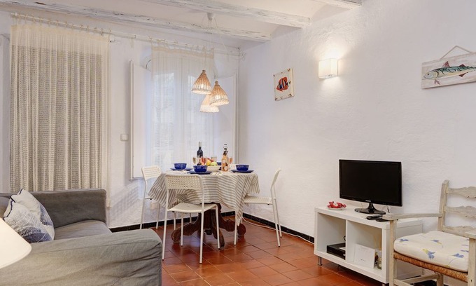 Sa Tuna Villa | 2 bedroom Villa, sleeps 4 in Begur with Air Con and WiFi