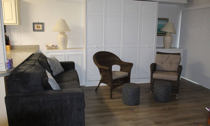Rehoboth Beach Condo | 2 Bedrooms & 1 Bath in Rehoboth Beach, DE Ocean Block