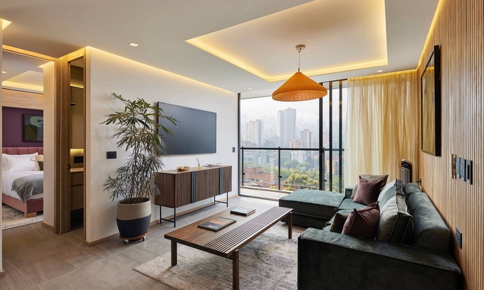 Las Lomas I Apartment | 2 beds, AC, 300mb, balcony, jacuzzi, wake 1416!