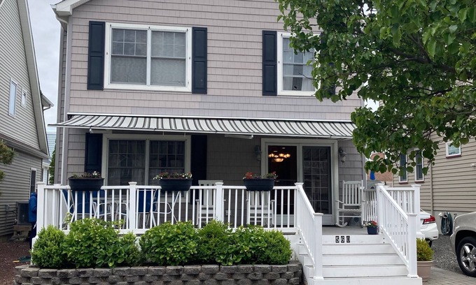Manasquan House | 2 Blocks From Beach