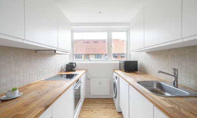 Frederiksberg Apartment | 2-BR apartment w/a balcony in Frederiksberg - 203
