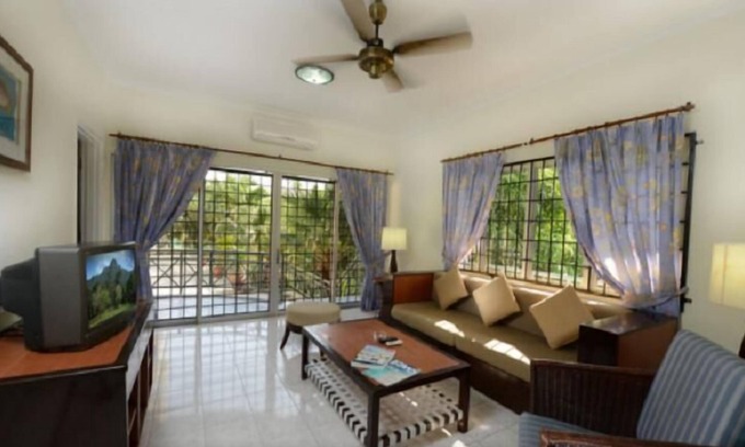 Kuala Teriang Apartment | 2 BR Apartment with Mountain View