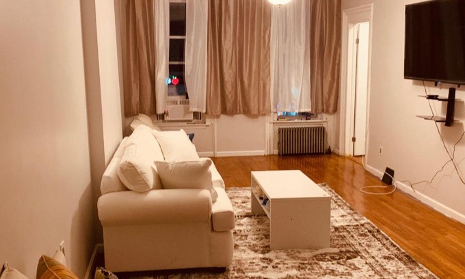 Clinton Hill Apartment | 2 BR CLASSY BROOKLYN APT-10 mins from BARCLAYS CENTER!