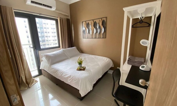 Paranaque Condo | 2 BR Fully Furnished Condo in Parañaque with Pool and Parking - Bloom Unit 1134