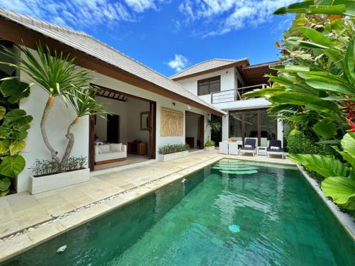 Sanur Villa | 2-BR Villa in Sanur mins walk to the beach