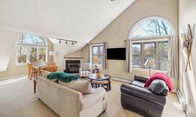 Ludlow Apartment | 2-BR Winterplace Ski-In/Ski-Out Okemo Escape