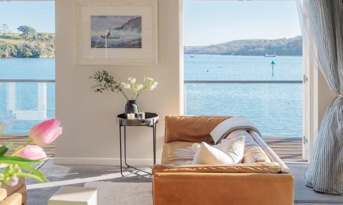 Salcombe House | 2 Clifton Place