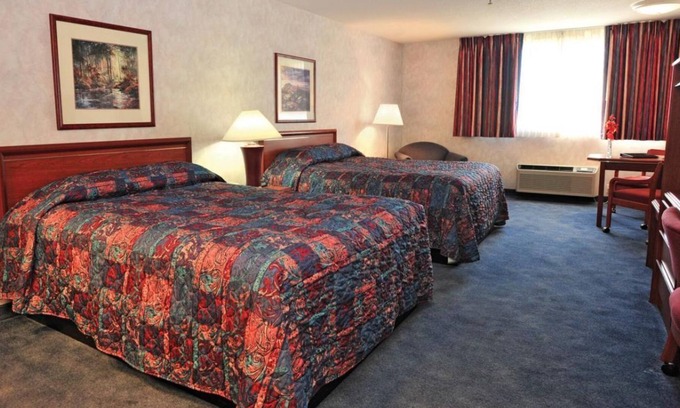 Altamont House | 2 COMFY UNITS FOR 8! POOL, PARKING!