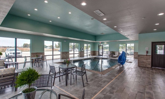 Wichita Hotel | 2 Connecting Suites at a Hotel