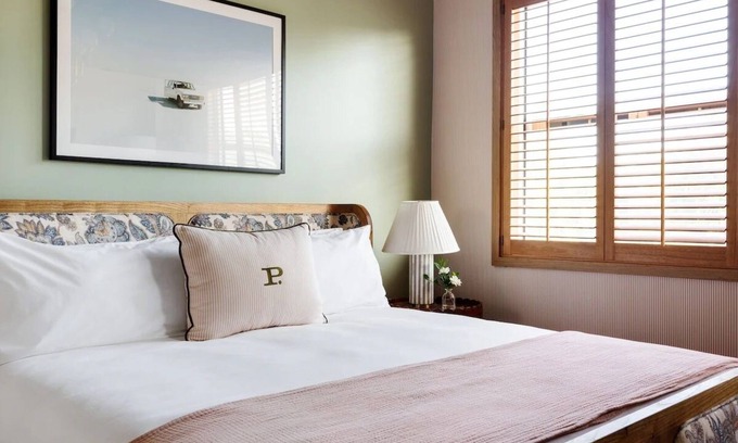 Hyde Park Hotel | 2 Convenient Rooms With Kitchenette In Hyde Village, Pets Are Allowed!