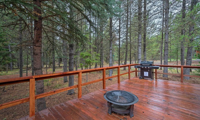 Island Park Cottage | 2 Cozy Island Park Cabins w/Near the Lake!