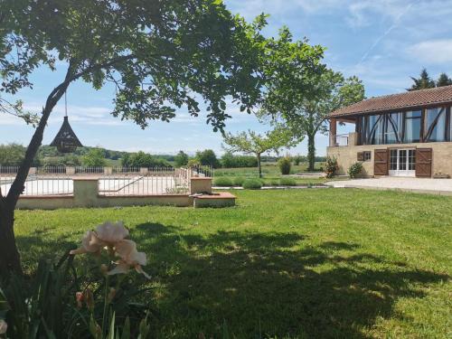 Aujan-Mournede House | 2 Dépendances en pleine campagne