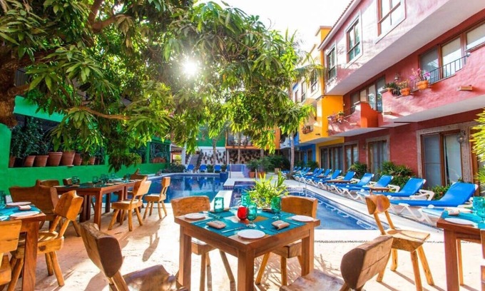 North End Apartment | 2 Deluxe 2BR Suites only 2' Walk from the Beach