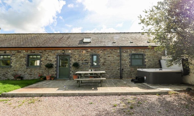 Haverfordwest House | 2 Fenton Home Farm