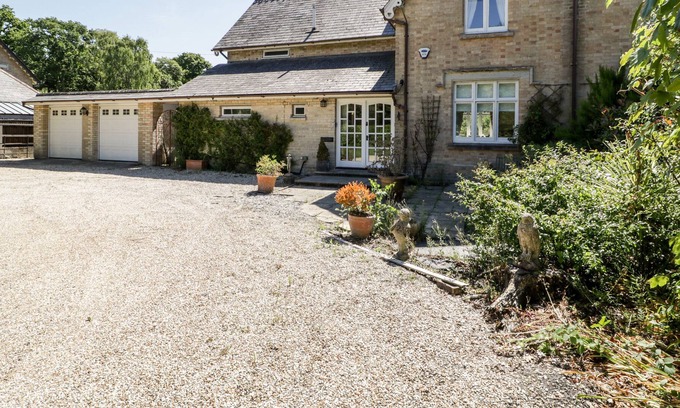 Sandford Cottage | 2 HEATH COTTAGES, pet friendly, with open fire in Sandford, Dorset