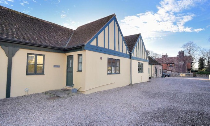 Rousdon House | 2 Home Farm South