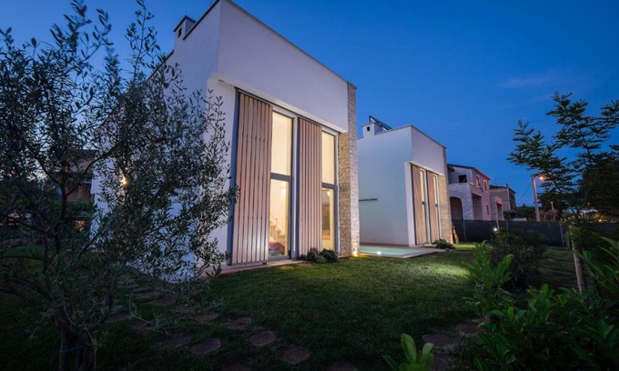 Fiorini Villa | 2 In 1