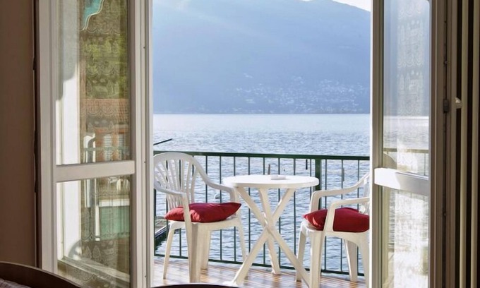 Zenna Apartment | 2 bedroom apartment in small residence right on the beach